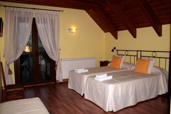 Hostal Rural Casa Parda Tramacastilla de Tena Bilik gambar